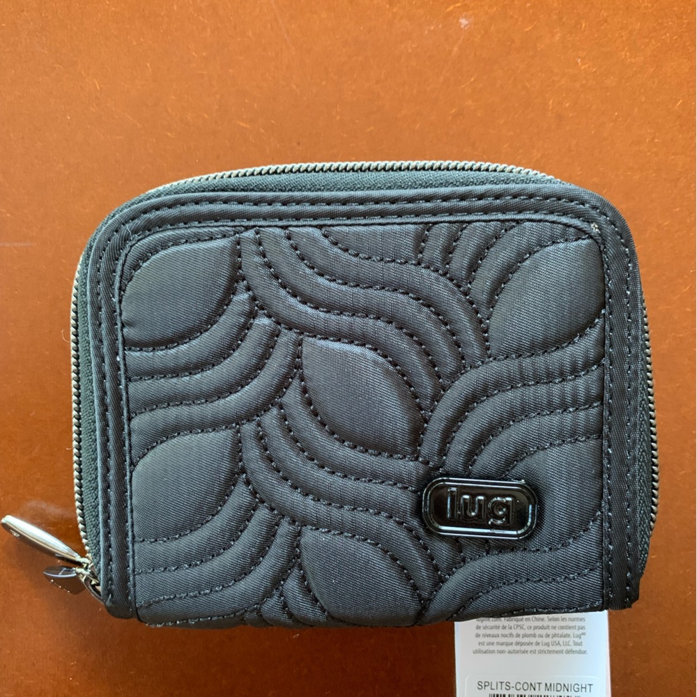NWT Lug compact slits wallet - black